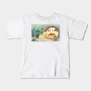 Visiting the  snail's house Kids T-Shirt